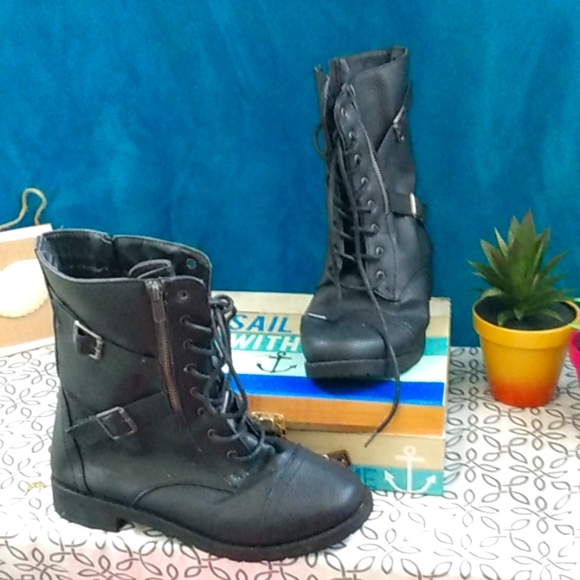 unknown Shoes - Black combact boots